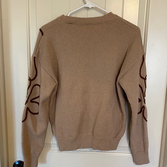 Elegant Tan Floral Sweater - Picture 3 of 3